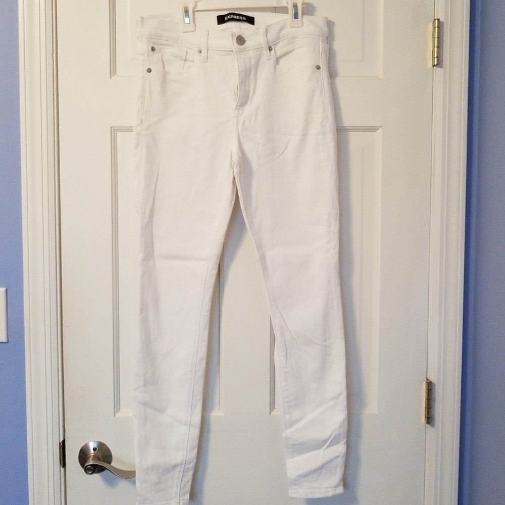 Clothes - Picture 2 of 3